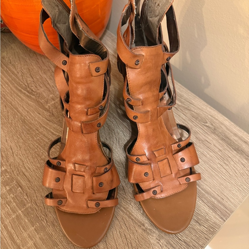 Women's Carlos Santana Brown Wedge Sandals - Picture 5 of 6